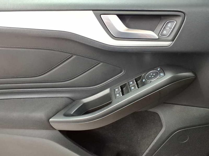 Gebraucht Ford Focus Cool & Connect 150 PS (110 kW) 2021 Blazer blau Kombi