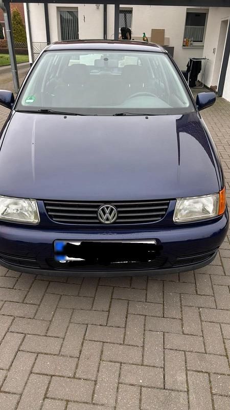 Gebraucht VW Polo 60 PS (44 kW) 1998 Blau Kleinwagen