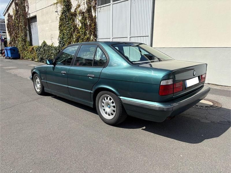 Gebraucht BMW 520 Executive 150 PS (110 kW) 1995 Grün Limousine