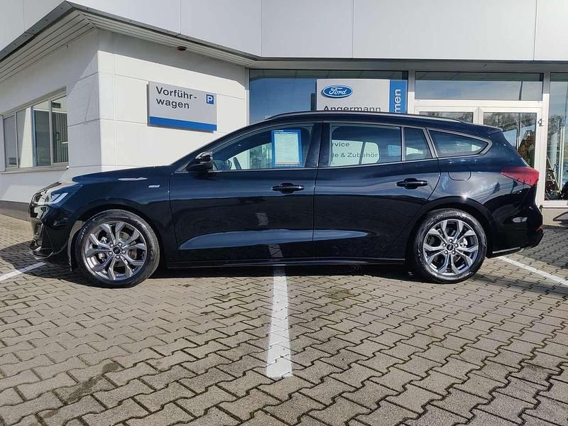 Gebraucht Ford Focus ST-Line 125 PS (91 kW) 2024 Obsidianschwarz metallic Kombi