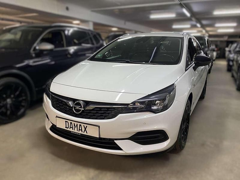 Weiß Gebraucht 2021 Opel Astra Design Edition Kombi | 11.690 € (Guter Preis) - Bild 1/4