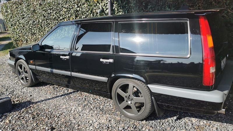 Schwarz Gebraucht 1995 Volvo 850 Kombi | 24.850 € - Bild 1/4