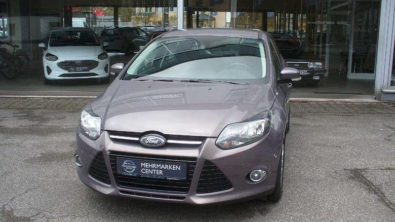 Gebraucht Ford Focus Titanium 150 PS (110 kW) 2011 Brisbane braun (met.) Limousine