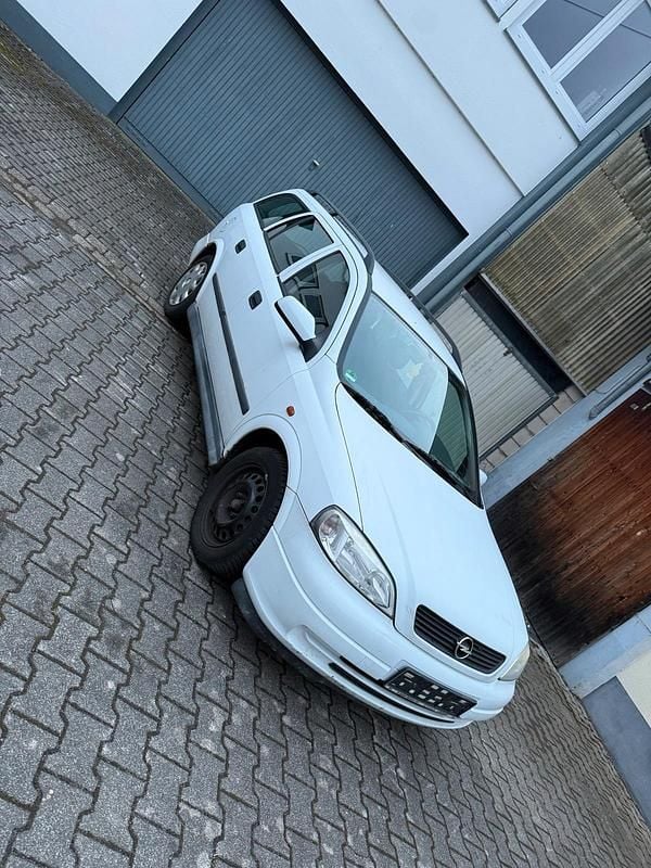 Silber Gebraucht 1998 Opel Astra Kombi | 1.000 € (Superpreis) - Bild 1/4
