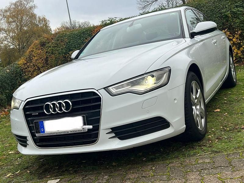 Weiß Gebraucht 2012 Audi A6 Comfort Limousine | 11.990 € (Guter Preis) - Bild 1/4