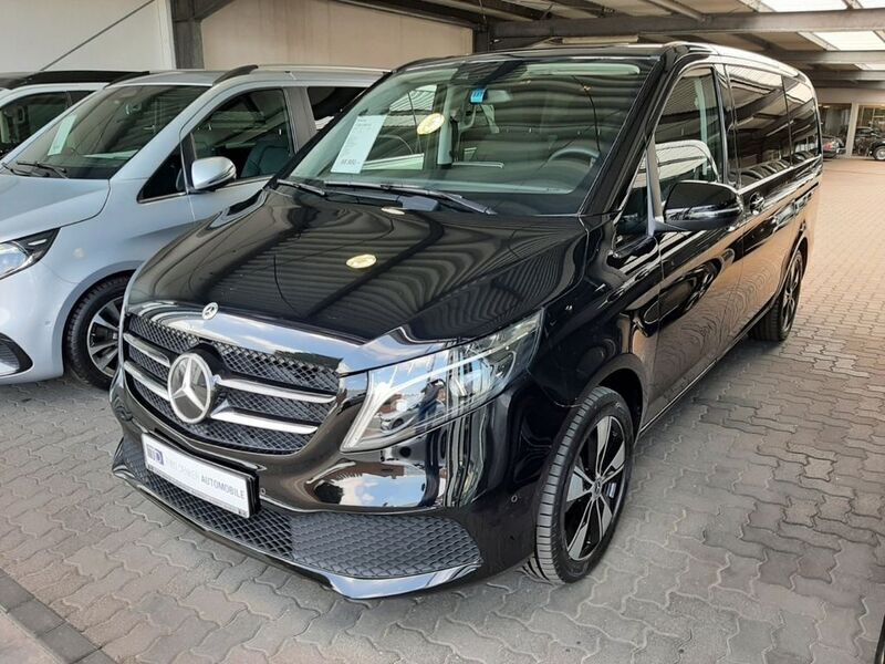 Black metallic Gebraucht 2023 Mercedes V250 Night Van / Kleinbus | 68.900 € - Bild 1/4