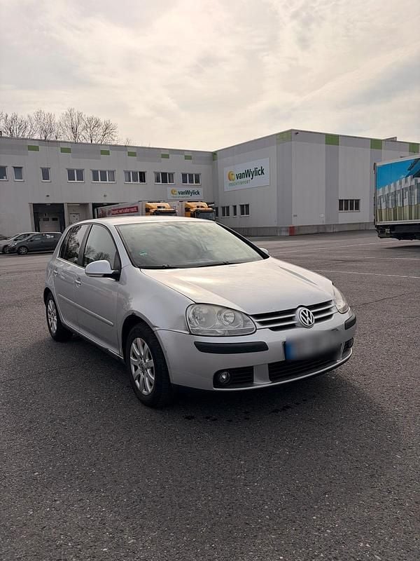 Gebraucht VW Golf V 115 PS (84 kW) 2005 Silber Kleinwagen