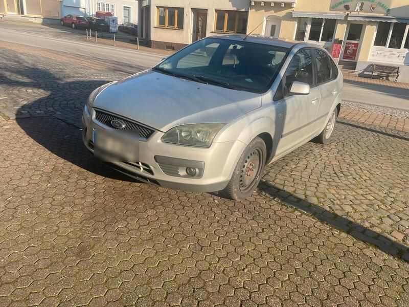 Silber Gebraucht 2005 Ford Focus Kleinwagen | 1.000 € (Guter Preis) - Bild 1/4