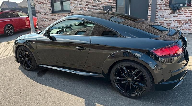Second-hand Audi TT S-Line 184 CP (135 kW) 2015 Negru Coupe
