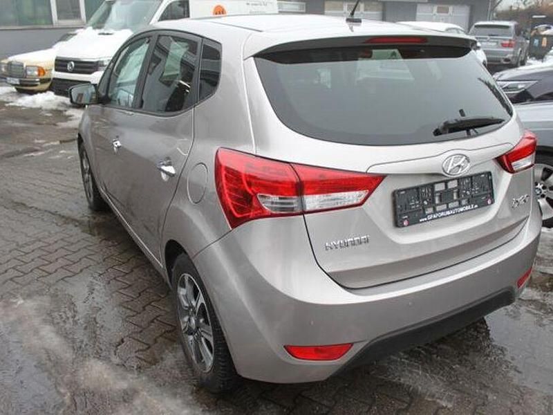 Gebraucht Hyundai ix20 Trend 125 PS (91 kW) 2017 Weiß Kleinwagen