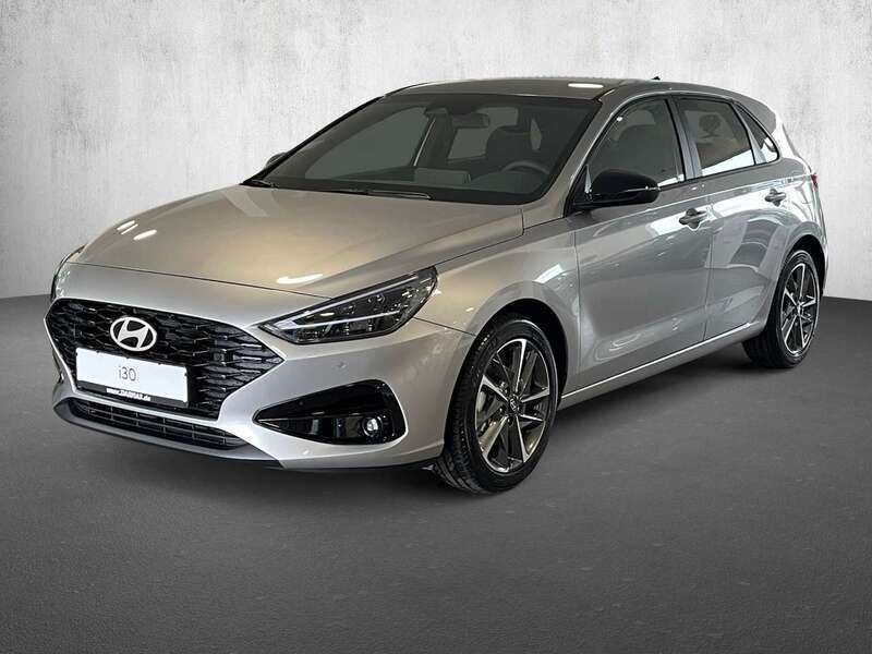 Silber Gebraucht 2025 Hyundai i30 Advantage Limousine | 21.590 € (Superpreis) - Bild 1/4