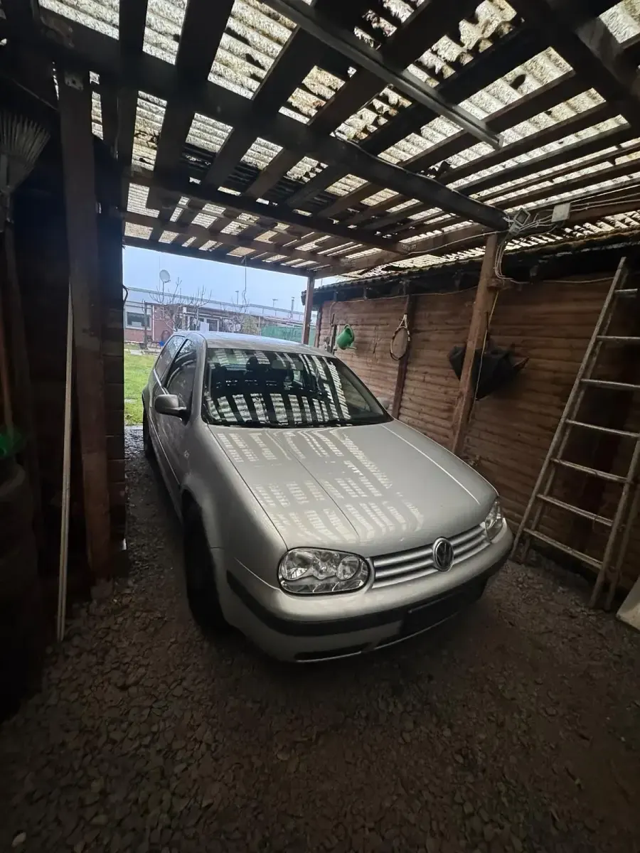 Gebraucht VW Golf IV 90 PS (66 kW) 2004 Silber Kleinwagen