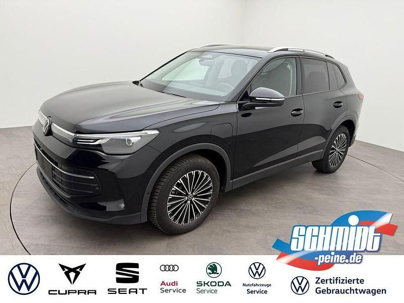 Schwarz Gebraucht 2024 VW Tiguan Life SUV | 42.200 € (Fairer Preis) - Bild 1/4