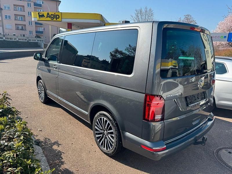 Gebraucht VW Multivan Generation Six 150 PS (110 kW) 2022 Grau Van
