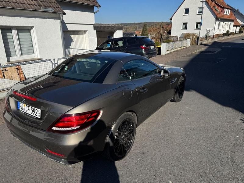 Gebraucht Mercedes SLC200 184 PS (135 kW) 2018 Grau Cabrio