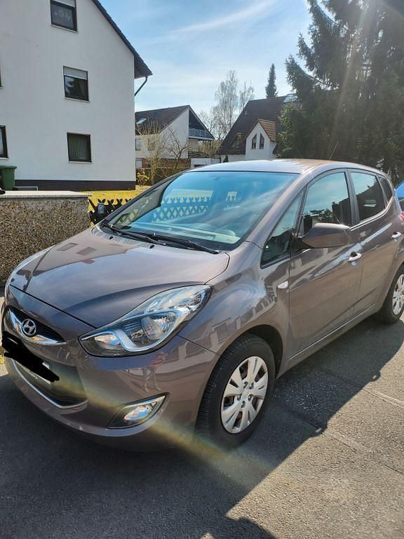 Gebraucht Hyundai ix20 Classic 90 PS (66 kW) 2011 Braun Kleinwagen