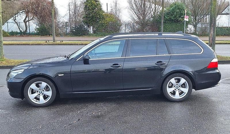 Gebraucht BMW 525 197 PS (144 kW) 2007 Schwarz Kombi