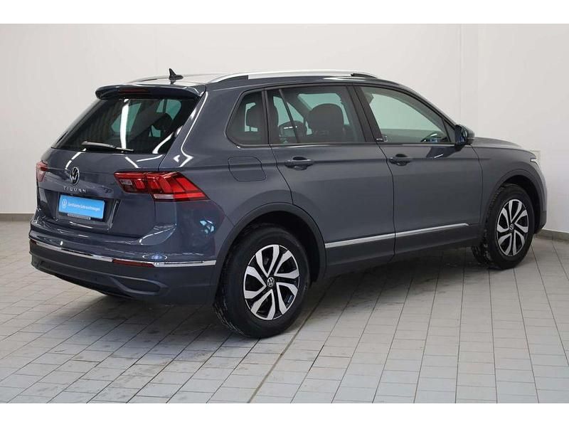 Gebraucht VW Tiguan Active 150 PS (110 kW) 2023 Grau SUV