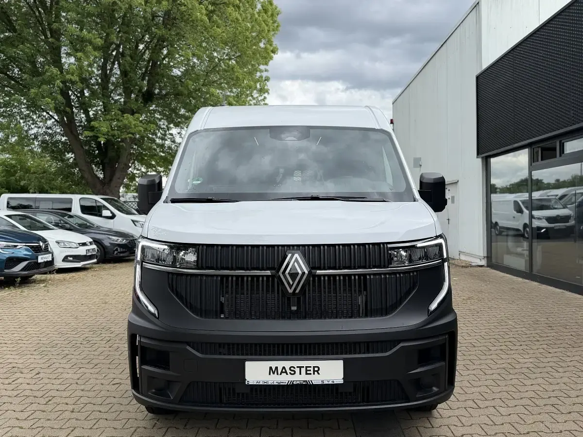 Gebraucht Renault Master 131 PS (96 kW) 2024 Mineralweiß Van