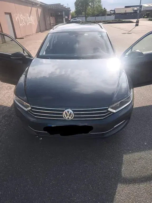 Gebraucht VW Passat Comfortline 150 PS (110 kW) 2018 Grau Limousine