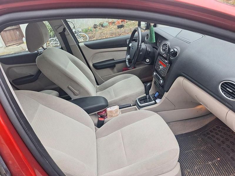 Gebraucht Ford Focus Ghia 101 PS (74 kW) 2007 Orange Limousine