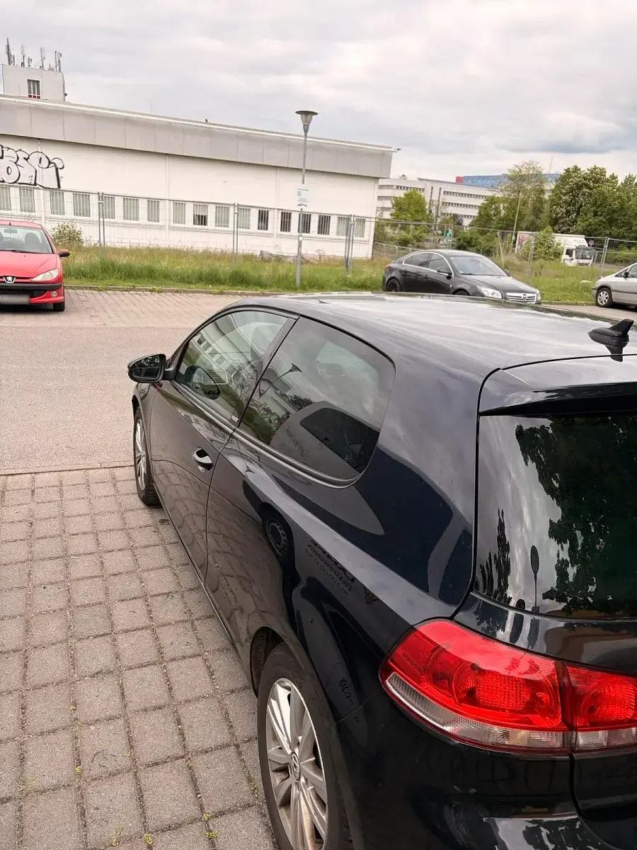 Gebraucht VW Golf VI 122 PS (89 kW) 2011 Schwarz Kleinwagen