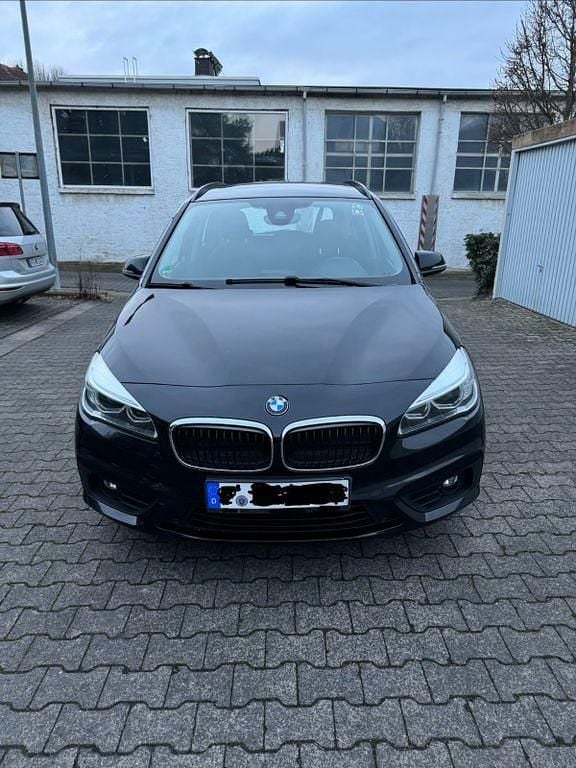 Schwarz Gebraucht 2016 BMW 218 Gran Tourer Van / Kleinbus | 8.500 € (Teuer) - Bild 1/4