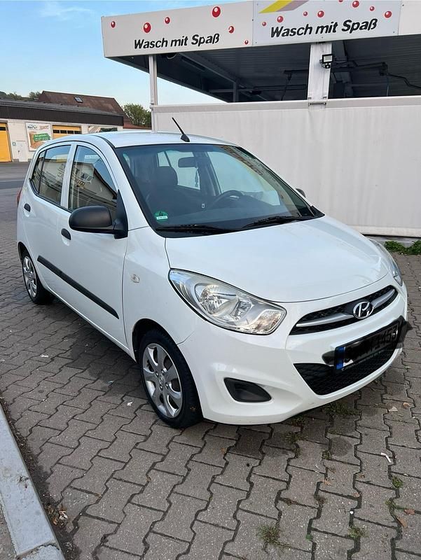 Weiß Gebraucht 2011 Hyundai i10 Edition Kleinwagen | 2.400 € (Guter Preis) - Bild 1/4