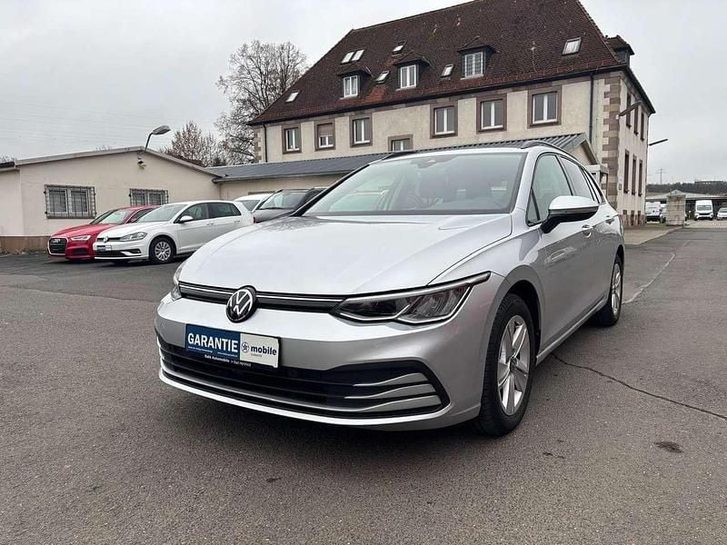 Silber Gebraucht 2022 VW Golf VIII Life Kombi | 18.300 € (Superpreis) - Bild 1/4