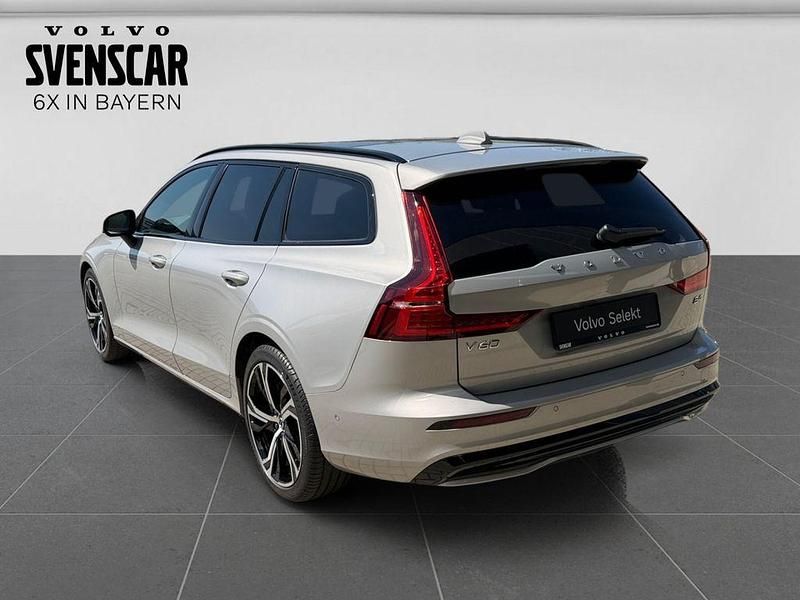 Gebraucht Volvo V60 Plus 197 PS (144 kW) 2024 Silber Kombi