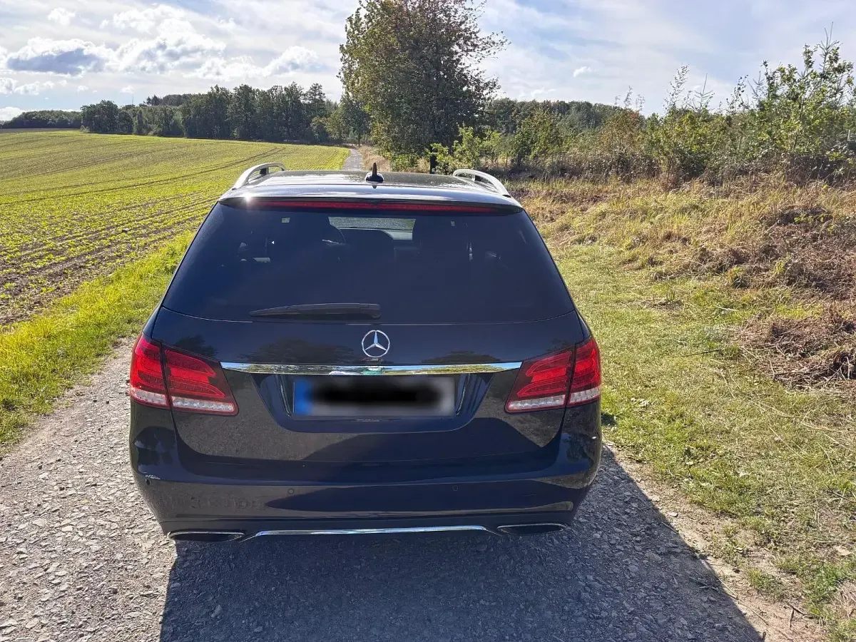 Gebraucht Mercedes E200 136 PS (100 kW) 2014 Schwarz Limousine