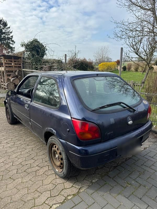 Second-hand Ford Fiesta 1999 Albastru Hatchback