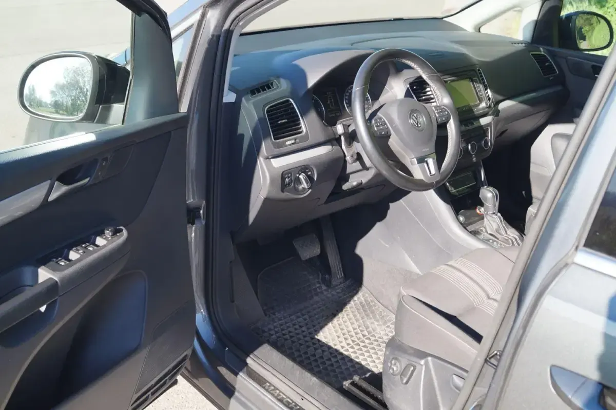 Gebraucht VW Sharan Match 140 PS (102 kW) 2012 Grau Van / Kleinbus