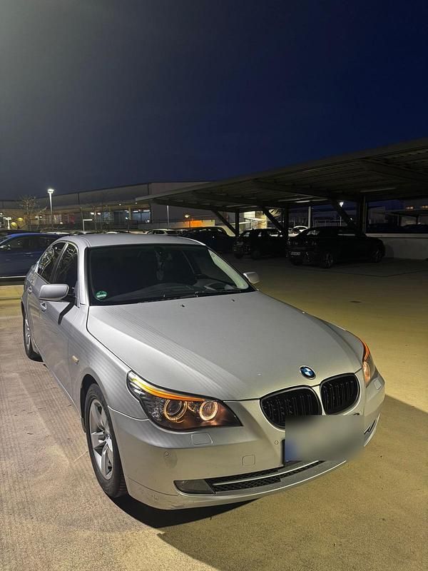 Gebraucht BMW 525 218 PS (160 kW) 2007 Silber Limousine