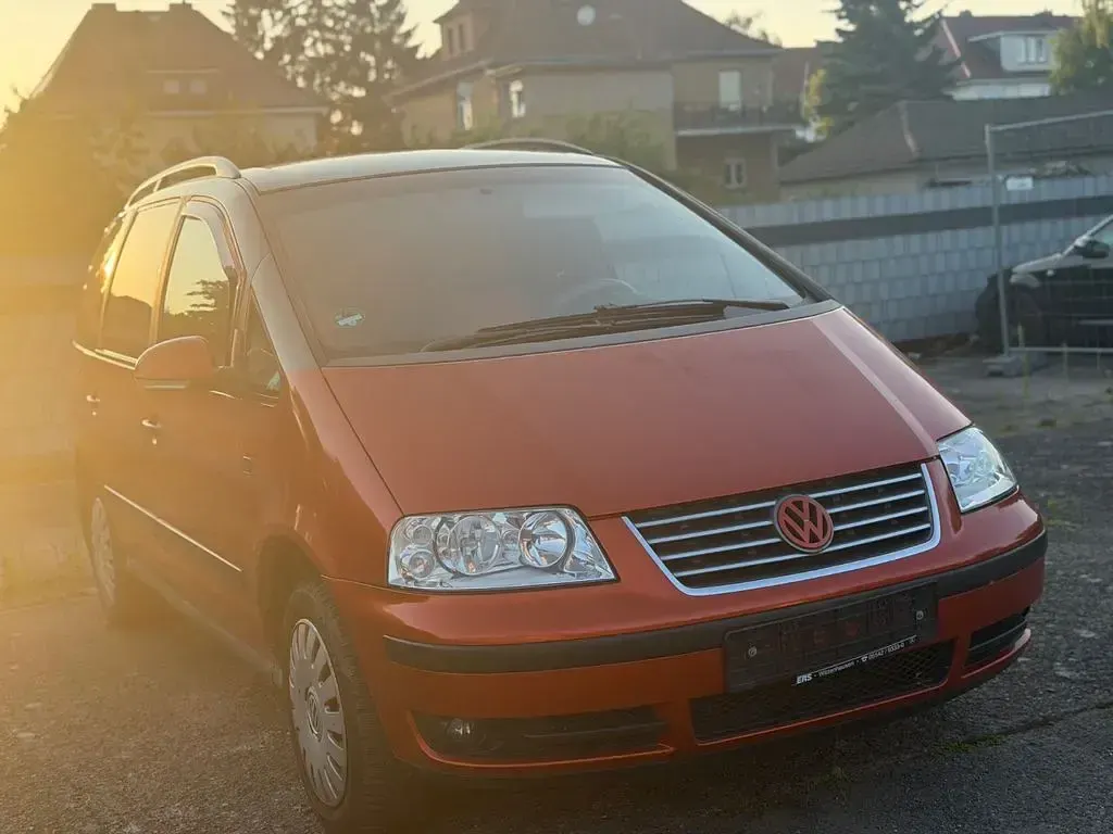 Gebraucht VW Sharan Trendline 140 PS (102 kW) 2009 Grau Van / Kleinbus