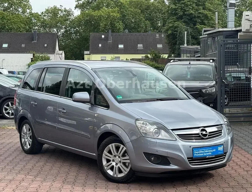 Gebraucht Opel Zafira 116 PS (85 kW) 2011 Silber Van / Kleinbus