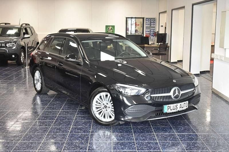 Obsidianschwarz Gebraucht 2023 Mercedes C220 Kombi | 25.870 € (Superpreis) - Bild 1/4