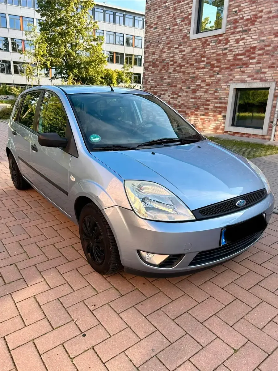 Gebraucht Ford Fiesta 89 PS (65 kW) 2005 Blau Kleinwagen