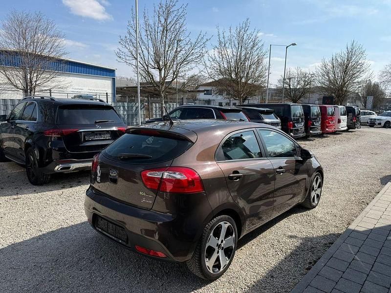 Gebraucht Kia Rio Platinum Edition 90 PS (66 kW) 2014 Braun Limousine