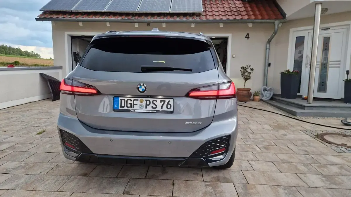Gebraucht BMW 218 Active Tourer M Sport 150 PS (110 kW) 2024 Grau Van / Kleinbus