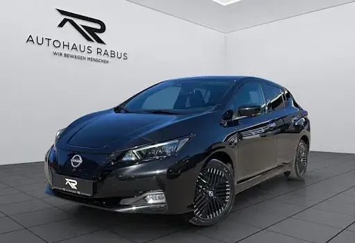 Gebraucht Nissan Leaf N-Connecta 160 kW (218 PS) 2023 Schwarz Kleinwagen