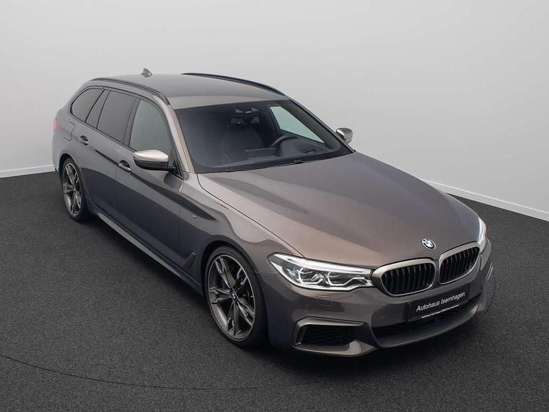 Gebraucht BMW 550 400 PS (294 kW) 2019 Champagner quarzx08 Kombi