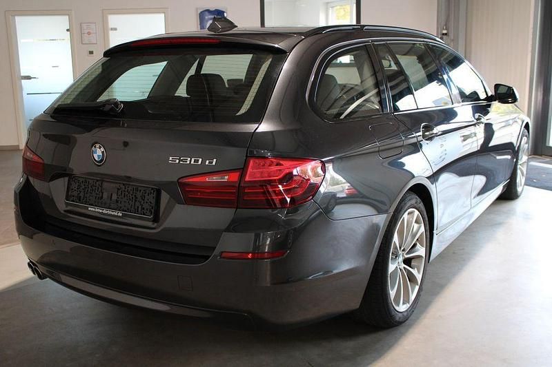 Gebraucht BMW 530 Shadowline 258 PS (189 kW) 2016 Grau Limousine
