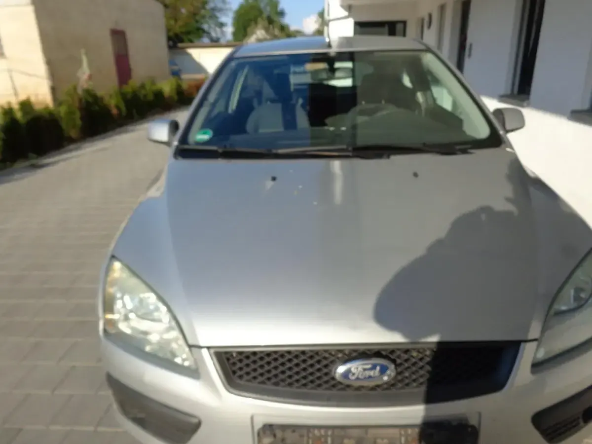 Gebraucht Ford Focus 100 PS (73 kW) 2007 Silber Coupé