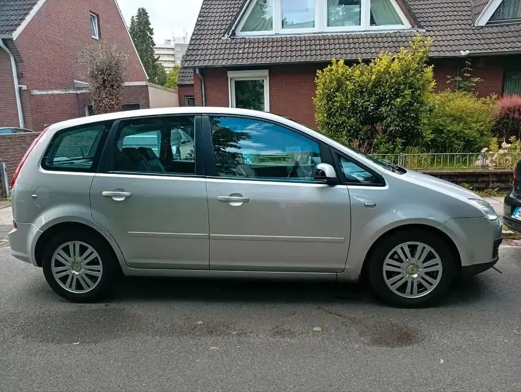 Gebraucht Ford Focus 111 PS (81 kW) 2007 Silber Limousine