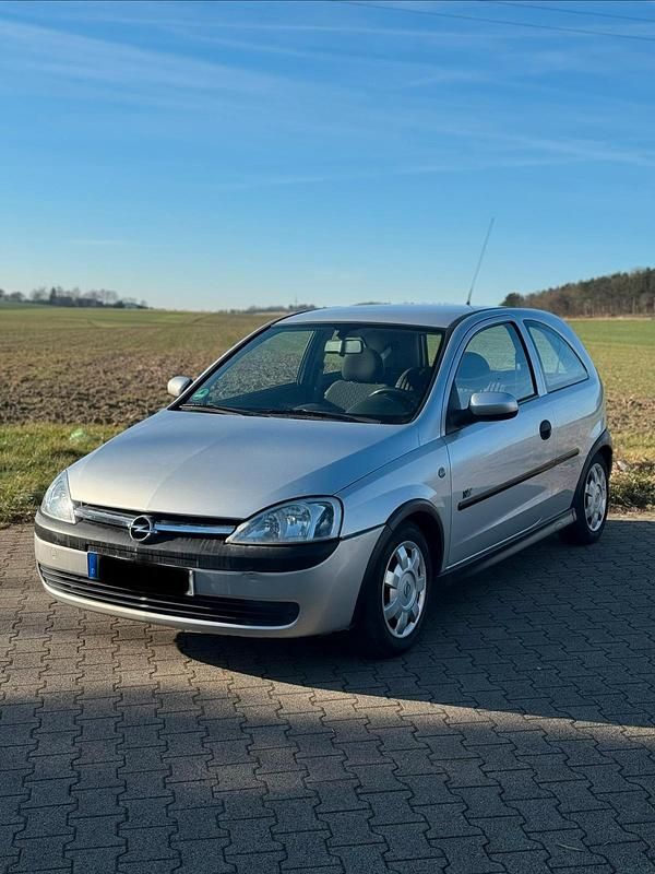 Silber Gebraucht 2003 Opel Corsa Kleinwagen | 2.100 € (Fairer Preis) - Bild 1/4