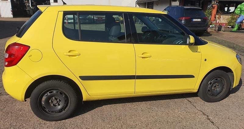 Gebraucht Skoda Fabia 70 PS (51 kW) 2008 Gelb Kleinwagen