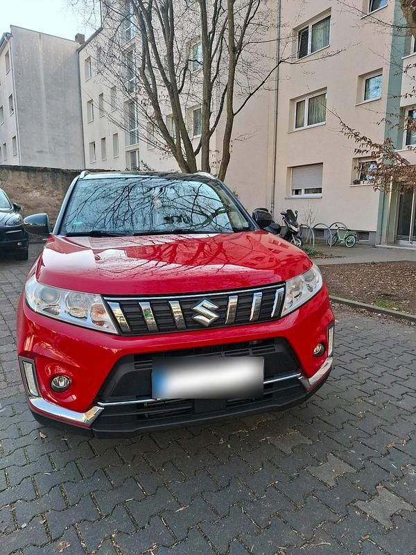Gebraucht Suzuki Vitara 111 PS (81 kW) 2019 Rot SUV