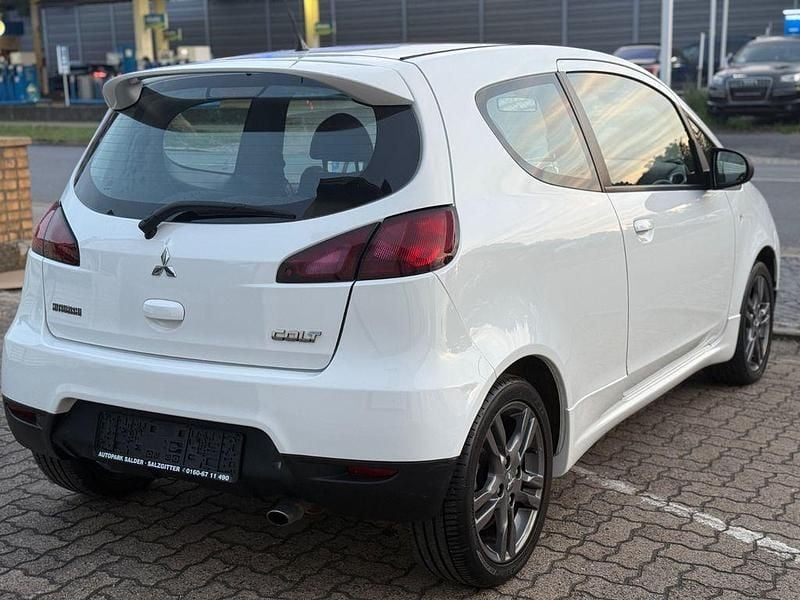 Weiß Gebraucht 2012 Mitsubishi Colt Kleinwagen | 4.990 € (Fairer Preis) - Bild 1/4