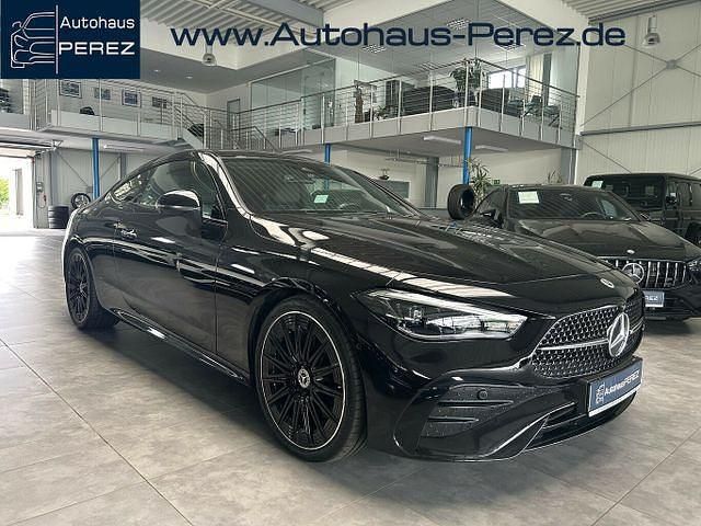 Obsidianschwarz metallic (metallic) Gebraucht 2024 Mercedes 200 Advanced Plus Coupé | 50.889 € (Fairer Preis) - Bild 1/4